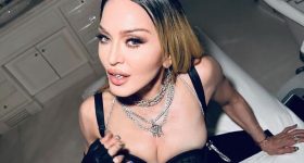 Мадонну звинуватили в неповазі